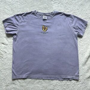 Life Is Good XL Purple Tee Shirt - Birkenstock “Not all who wander are lost.”
